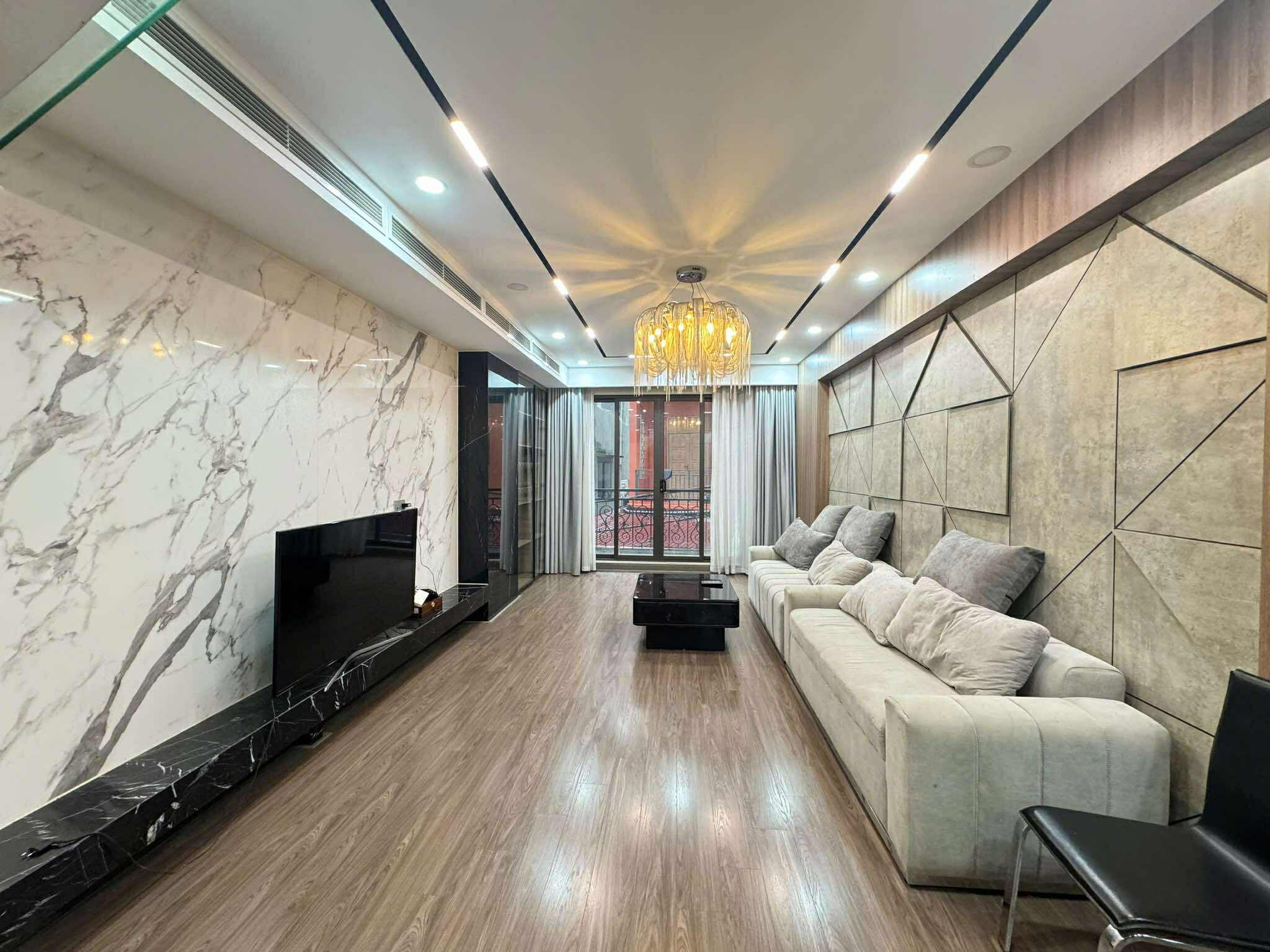 Bán nhà Ngọc Lâm,Long Biên 5 tầng,60m,mt3.95m oto vào nhà nhỉnh 14 tỷ - Ảnh 2